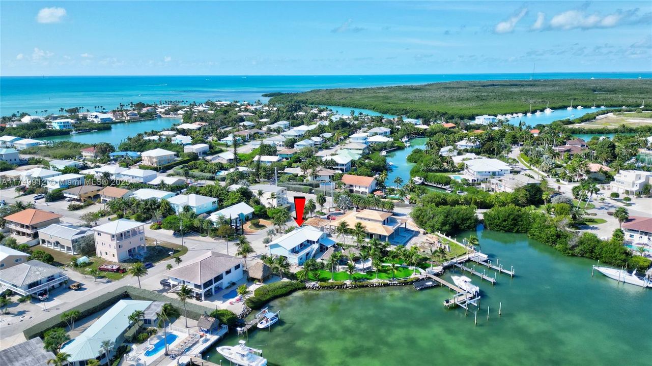 最近售出: $2,699,000 (3 贝兹, 3 浴室, 0 平方英尺)