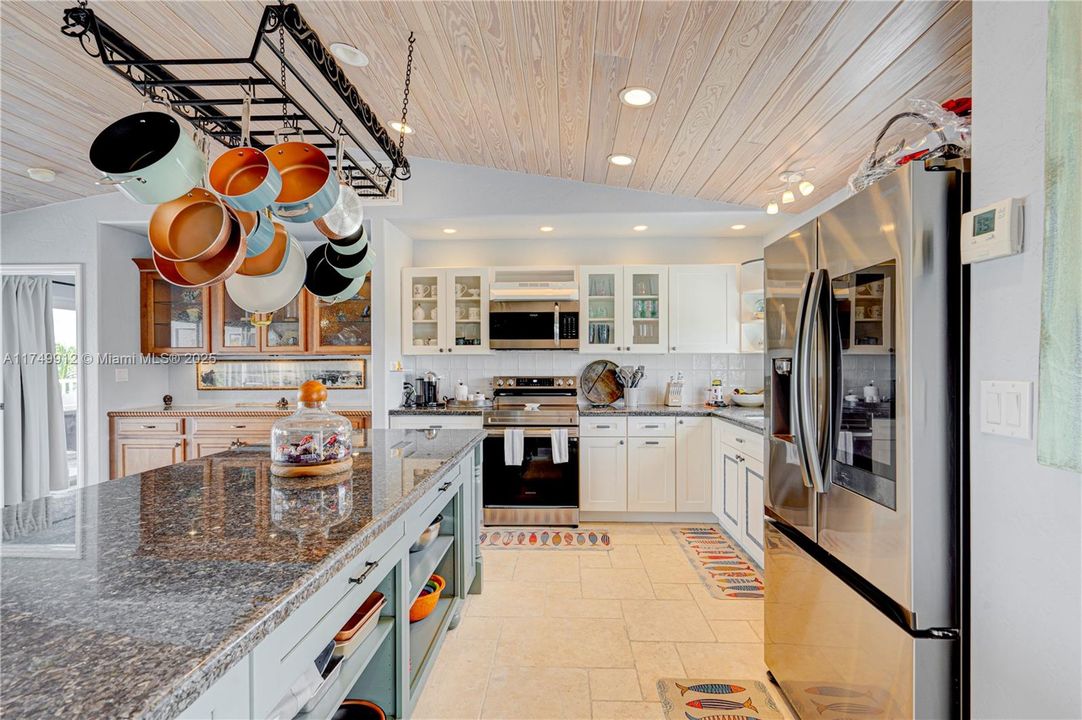 最近售出: $2,699,000 (3 贝兹, 3 浴室, 0 平方英尺)