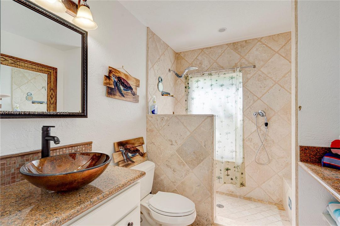 最近售出: $2,699,000 (3 贝兹, 3 浴室, 0 平方英尺)