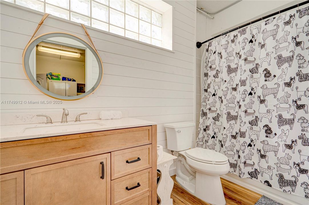 最近售出: $2,699,000 (3 贝兹, 3 浴室, 0 平方英尺)