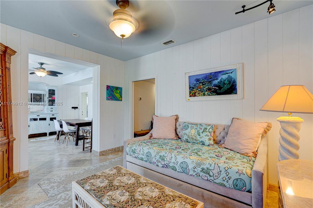 最近售出: $2,699,000 (3 贝兹, 3 浴室, 0 平方英尺)