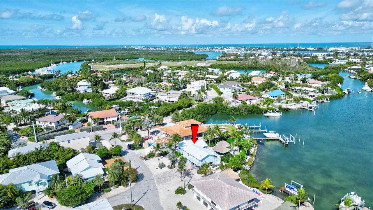 最近售出: $2,699,000 (3 贝兹, 3 浴室, 0 平方英尺)