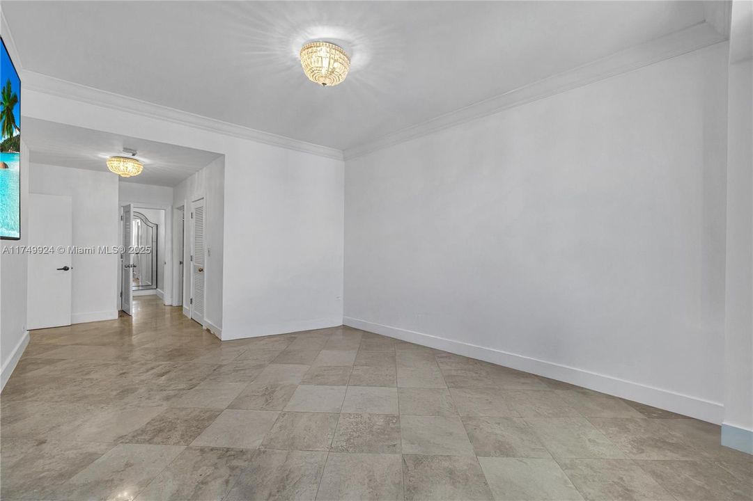 For Sale: $2,150,000 (2 beds, 2 baths, 1230 Square Feet)