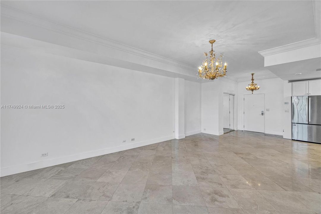 For Sale: $2,150,000 (2 beds, 2 baths, 1230 Square Feet)