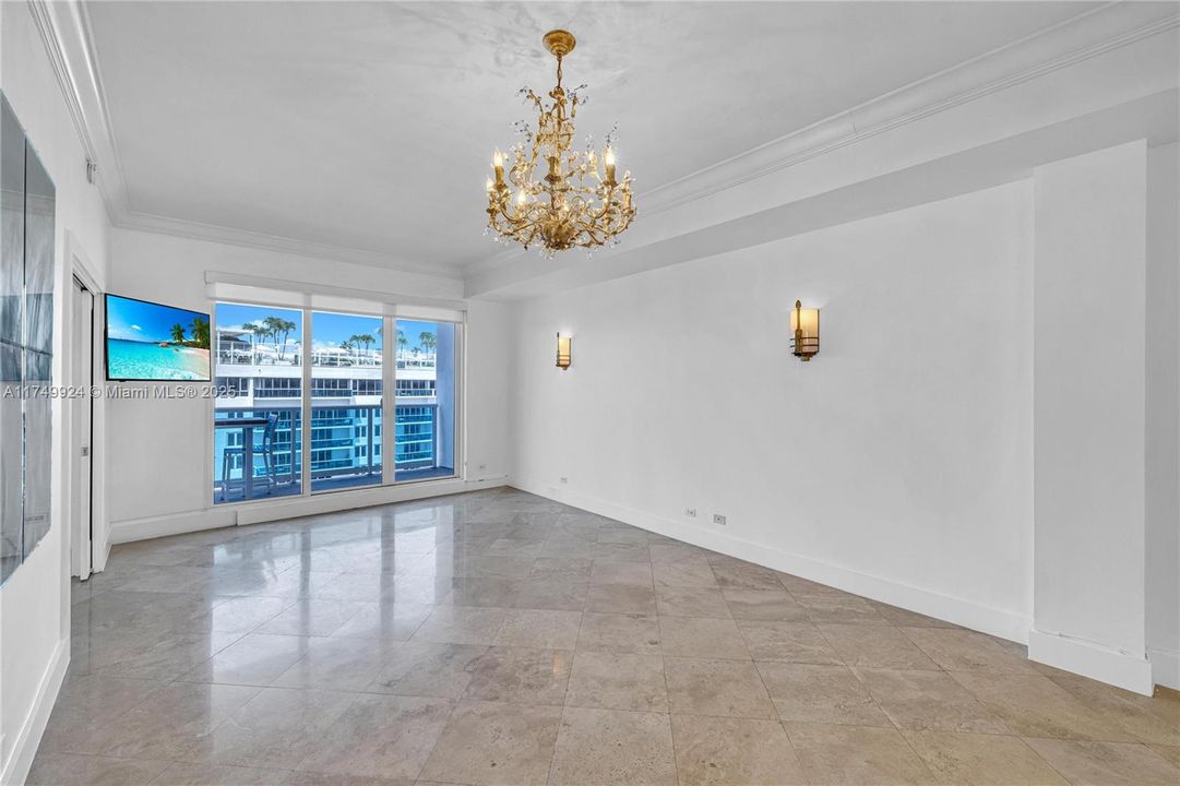 For Sale: $2,150,000 (2 beds, 2 baths, 1230 Square Feet)