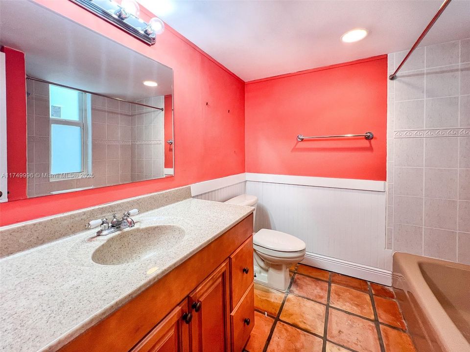 出租: $3,600 (2 贝兹, 2 浴室, 1200 平方英尺)