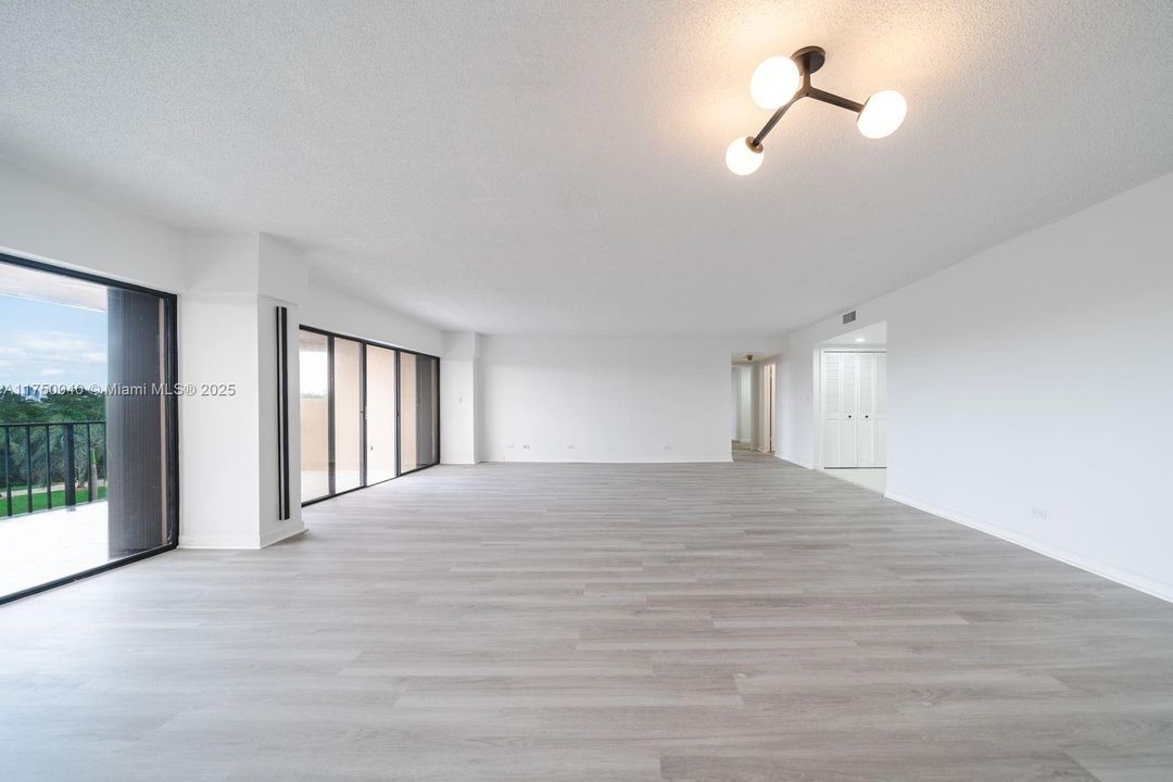 Recientemente alquilado: $3,200 (2 camas, 3 baños, 1950 Pies cuadrados)