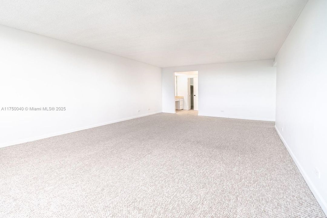 Recientemente alquilado: $3,200 (2 camas, 3 baños, 1950 Pies cuadrados)