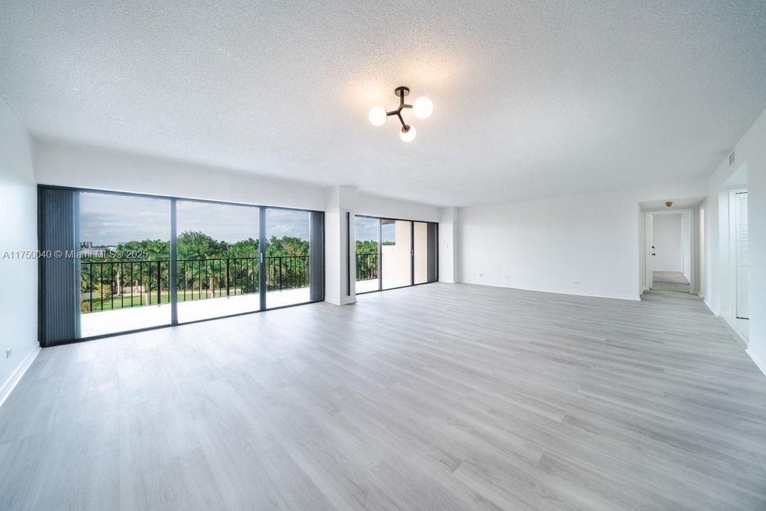 Recientemente alquilado: $3,200 (2 camas, 3 baños, 1950 Pies cuadrados)