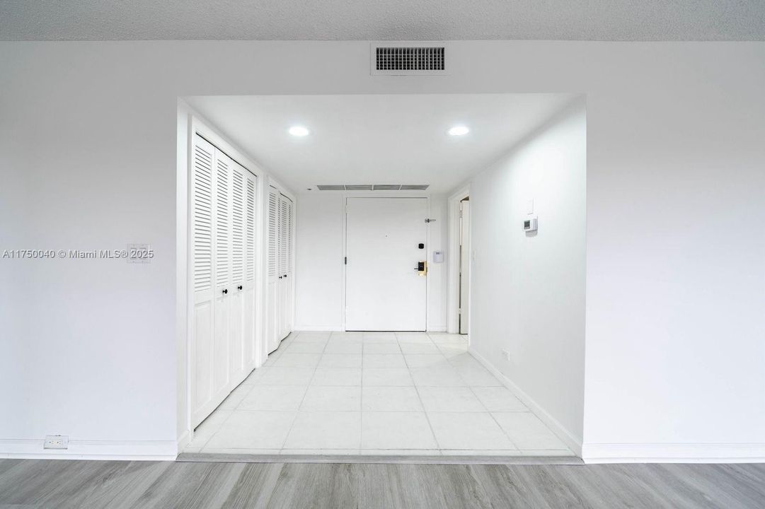 Recientemente alquilado: $3,200 (2 camas, 3 baños, 1950 Pies cuadrados)