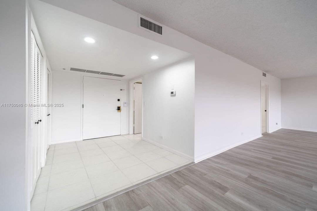 Recientemente alquilado: $3,200 (2 camas, 3 baños, 1950 Pies cuadrados)