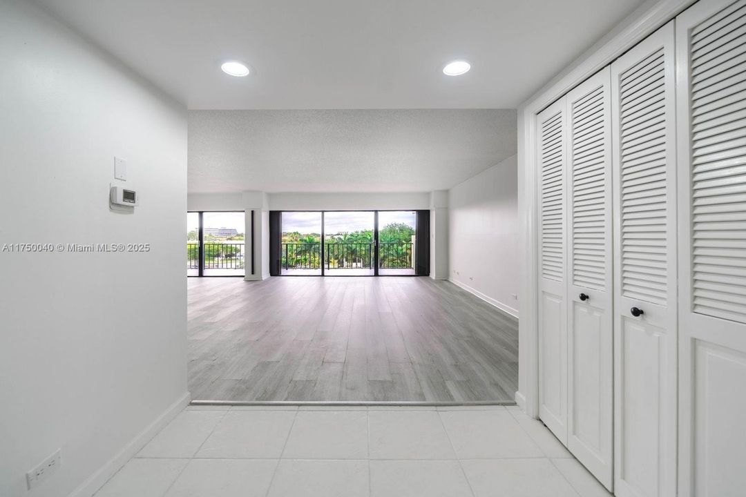 Recientemente alquilado: $3,200 (2 camas, 3 baños, 1950 Pies cuadrados)