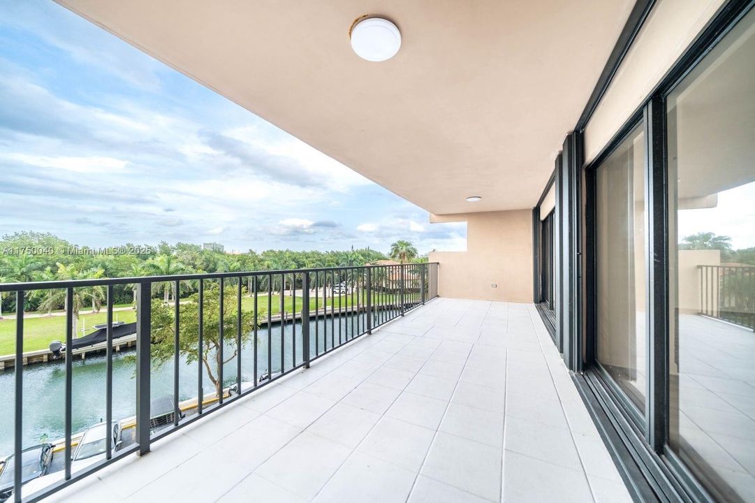 Recientemente alquilado: $3,200 (2 camas, 3 baños, 1950 Pies cuadrados)