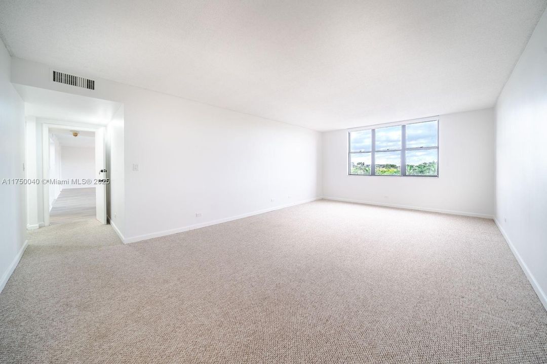 Recientemente alquilado: $3,200 (2 camas, 3 baños, 1950 Pies cuadrados)