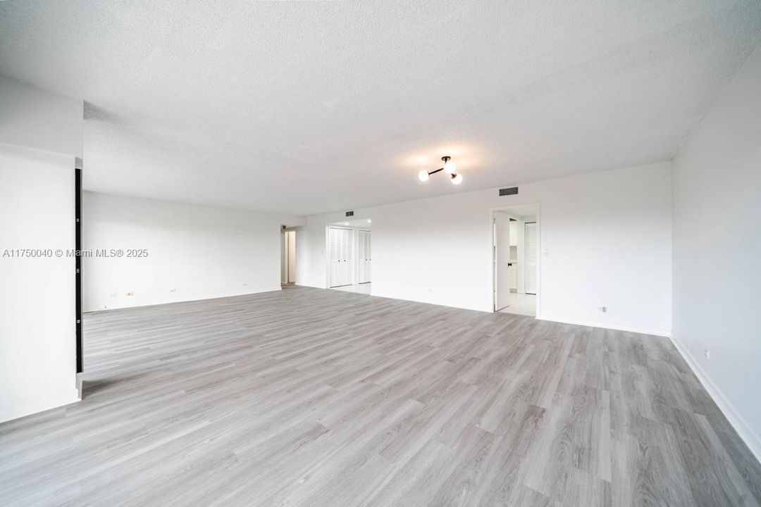 Recientemente alquilado: $3,200 (2 camas, 3 baños, 1950 Pies cuadrados)