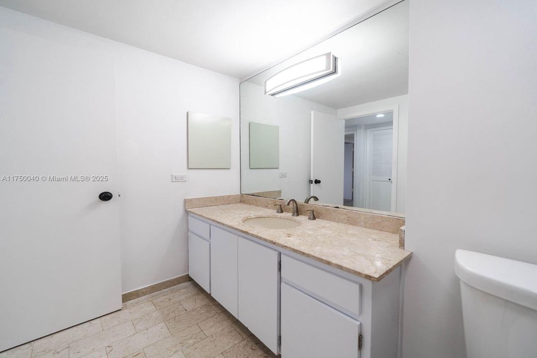 Recientemente alquilado: $3,200 (2 camas, 3 baños, 1950 Pies cuadrados)