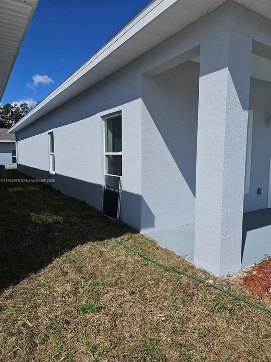 Recently Rented: $1,700 (3 beds, 2 baths, 0 Square Feet)