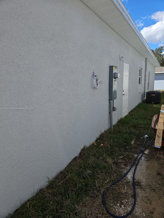 Recently Rented: $1,700 (3 beds, 2 baths, 0 Square Feet)