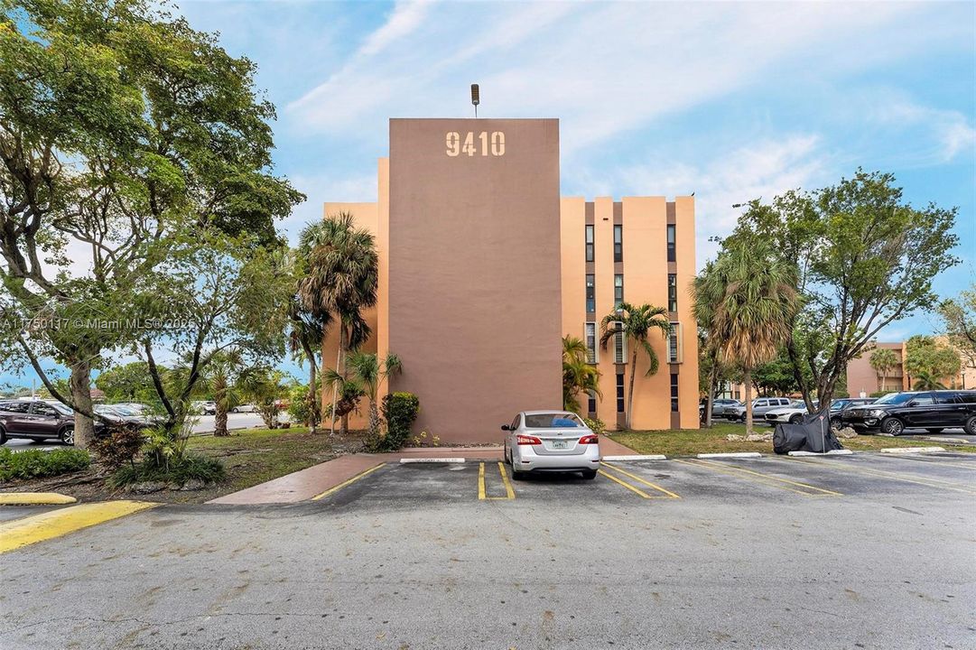 Recently Sold: $280,000 (2 beds, 2 baths, 1086 Square Feet)