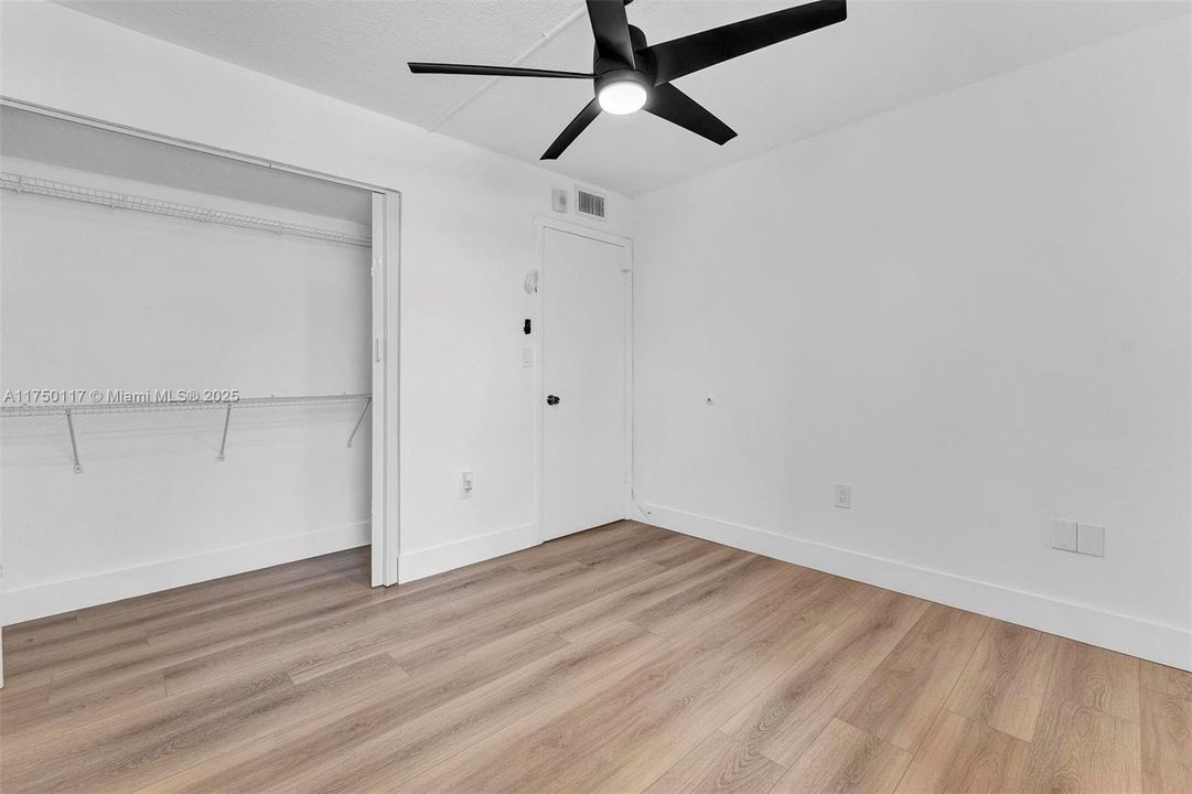 Recently Sold: $280,000 (2 beds, 2 baths, 1086 Square Feet)