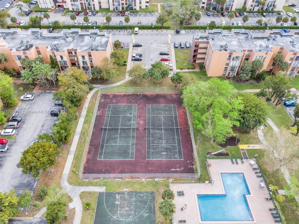 Recently Sold: $280,000 (2 beds, 2 baths, 1086 Square Feet)