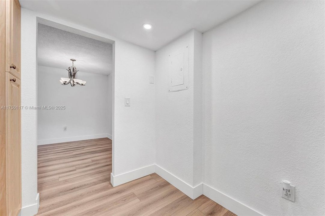 Recently Sold: $280,000 (2 beds, 2 baths, 1086 Square Feet)