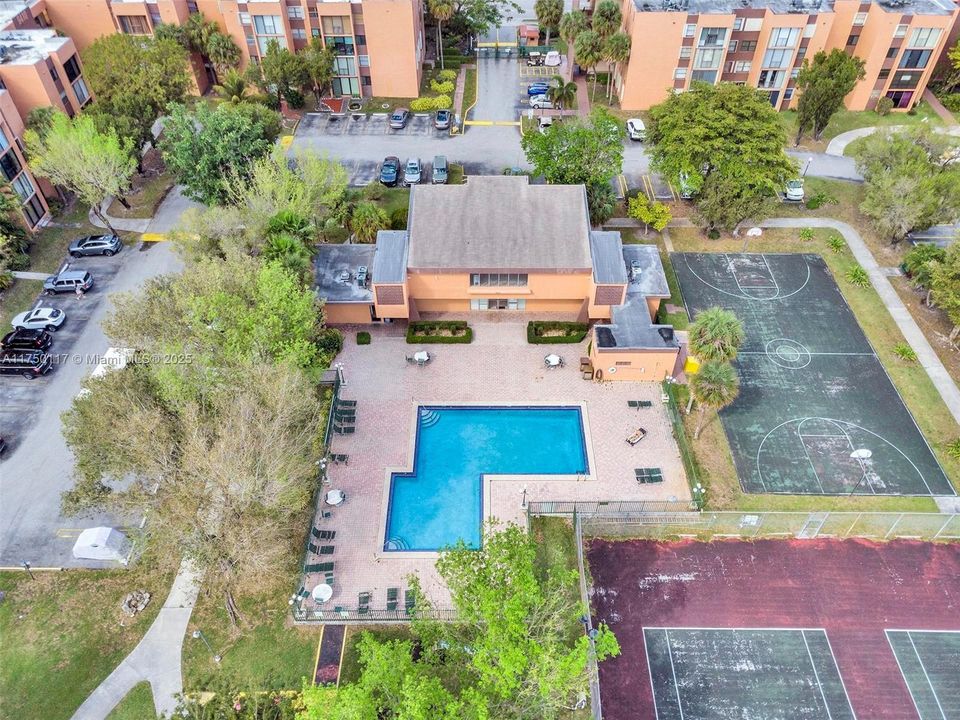 Recently Sold: $280,000 (2 beds, 2 baths, 1086 Square Feet)