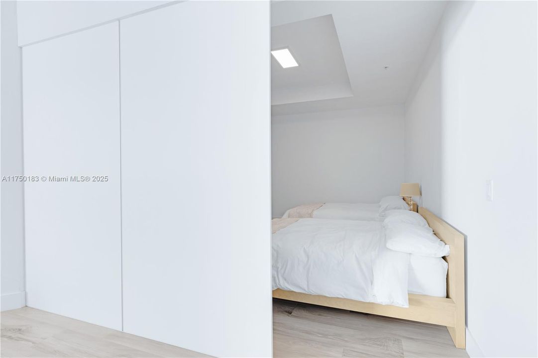 Vendido Recientemente: $1,299,000 (2 camas, 3 baños, 1750 Pies cuadrados)