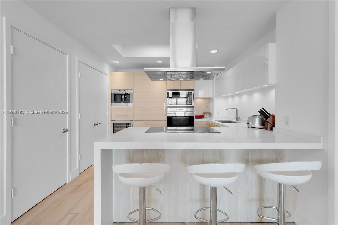 Vendido Recientemente: $1,299,000 (2 camas, 3 baños, 1750 Pies cuadrados)