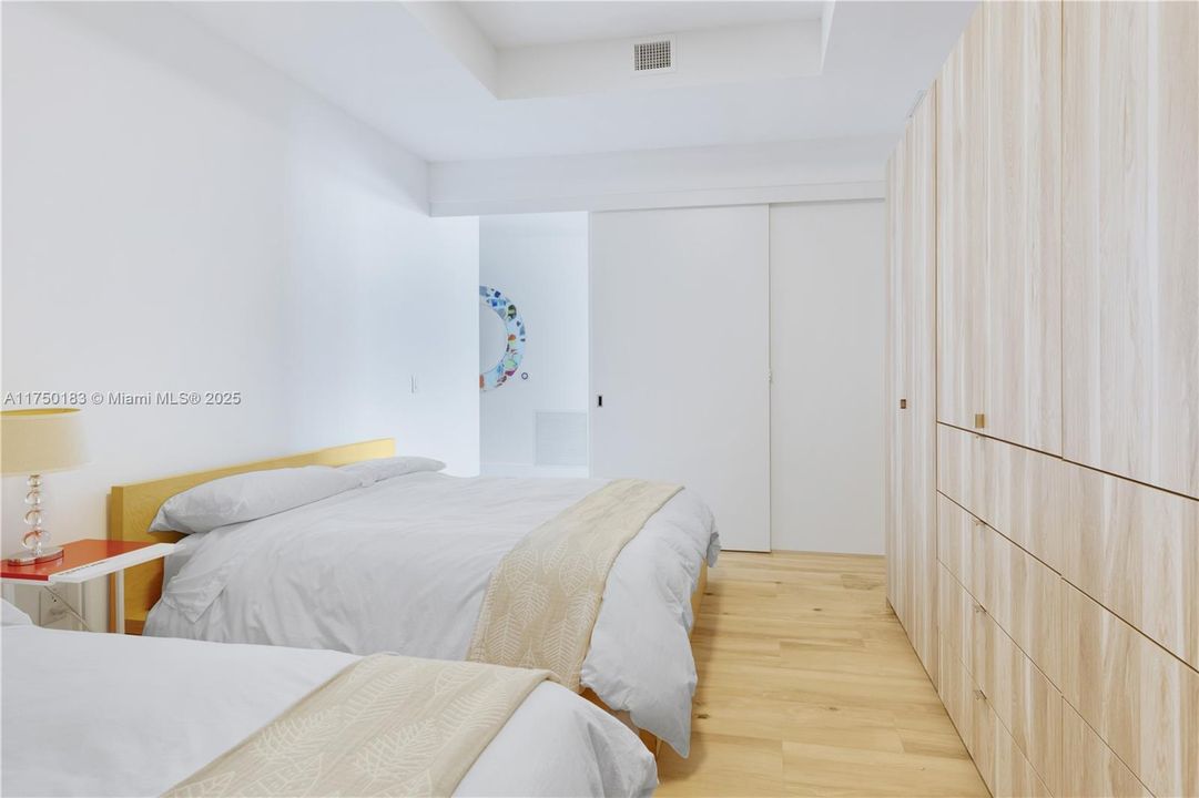 Vendido Recientemente: $1,299,000 (2 camas, 3 baños, 1750 Pies cuadrados)