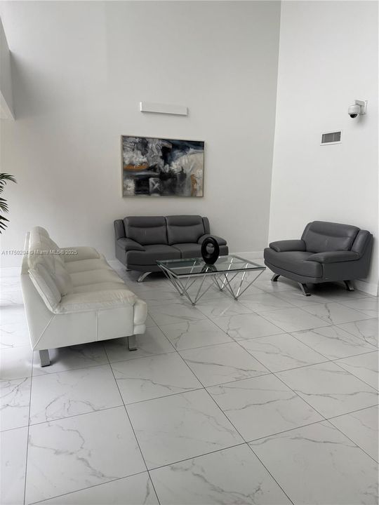 For Sale: $350,000 (2 beds, 2 baths, 1235 Square Feet)