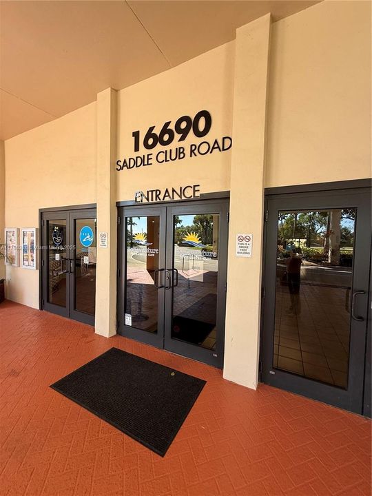 For Sale: $350,000 (2 beds, 2 baths, 1235 Square Feet)