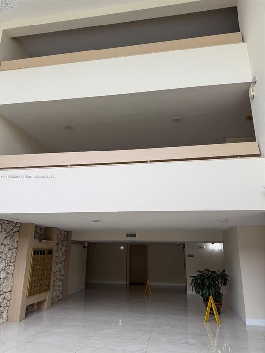 For Sale: $350,000 (2 beds, 2 baths, 1235 Square Feet)