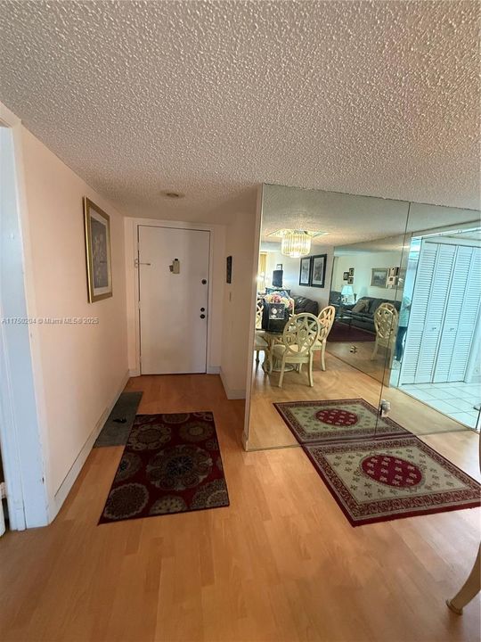 For Sale: $350,000 (2 beds, 2 baths, 1235 Square Feet)