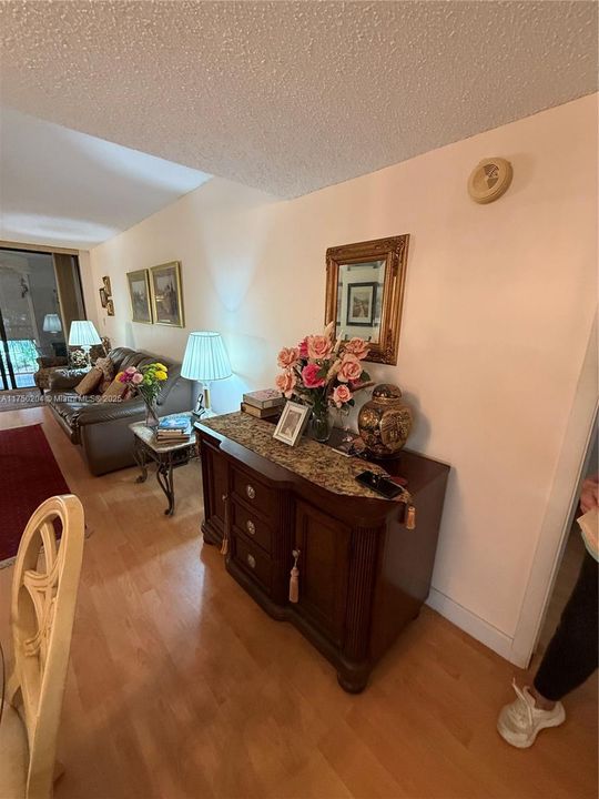 For Sale: $350,000 (2 beds, 2 baths, 1235 Square Feet)