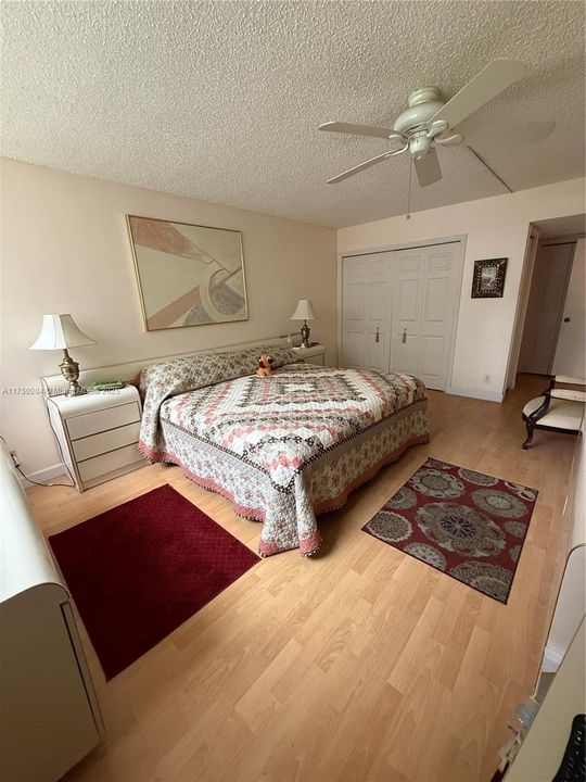 For Sale: $350,000 (2 beds, 2 baths, 1235 Square Feet)