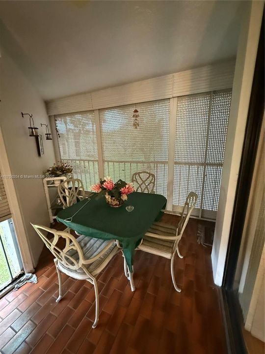 For Sale: $350,000 (2 beds, 2 baths, 1235 Square Feet)