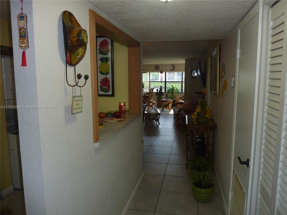 Active With Contract: $80,000 (1 beds, 1 baths, 860 Square Feet)