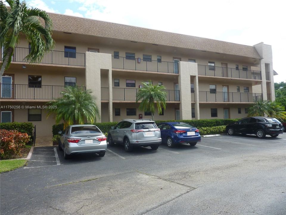 Active With Contract: $80,000 (1 beds, 1 baths, 860 Square Feet)