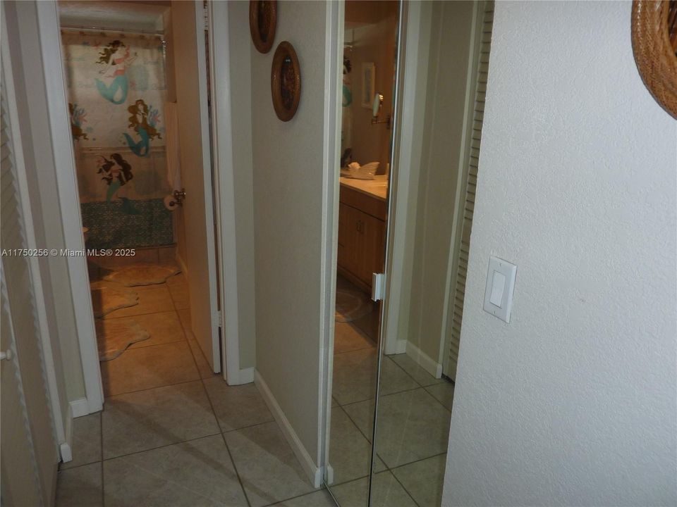 Active With Contract: $80,000 (1 beds, 1 baths, 860 Square Feet)