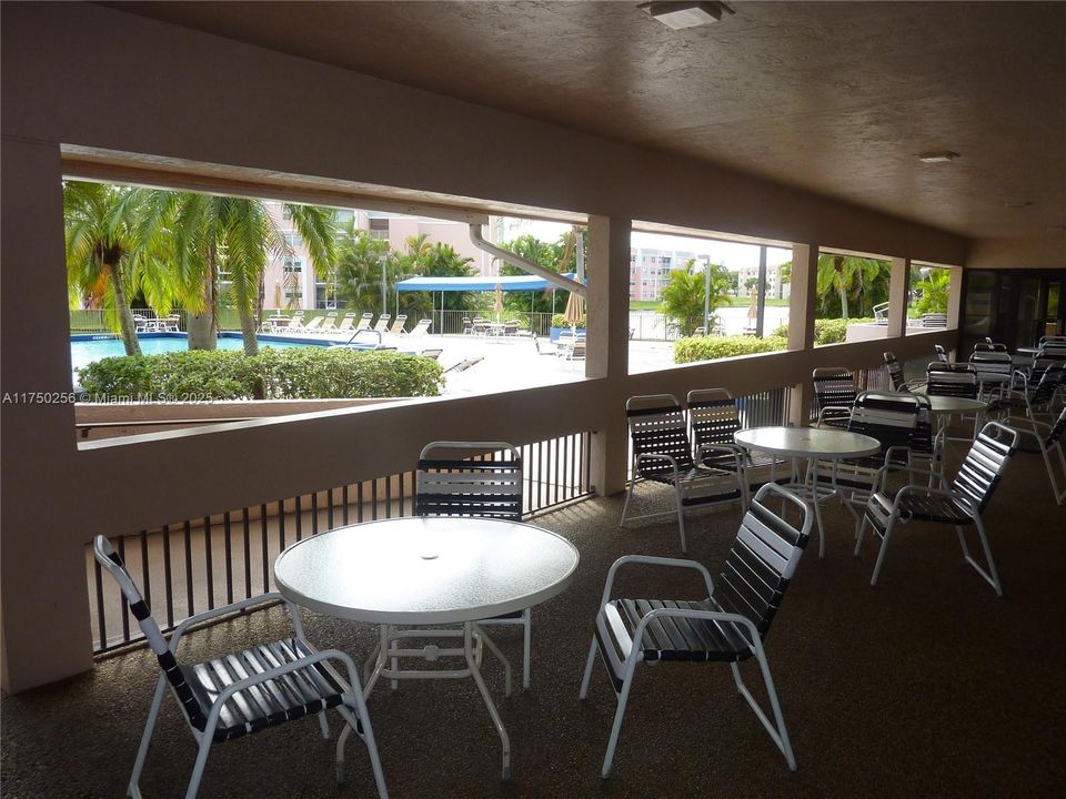 Active With Contract: $80,000 (1 beds, 1 baths, 860 Square Feet)