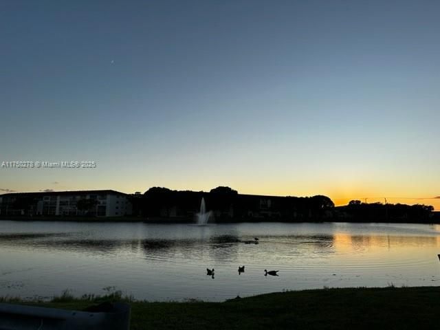 Active With Contract: $98,000 (1 beds, 1 baths, 685 Square Feet)