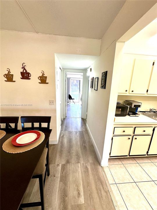 Active With Contract: $98,000 (1 beds, 1 baths, 685 Square Feet)