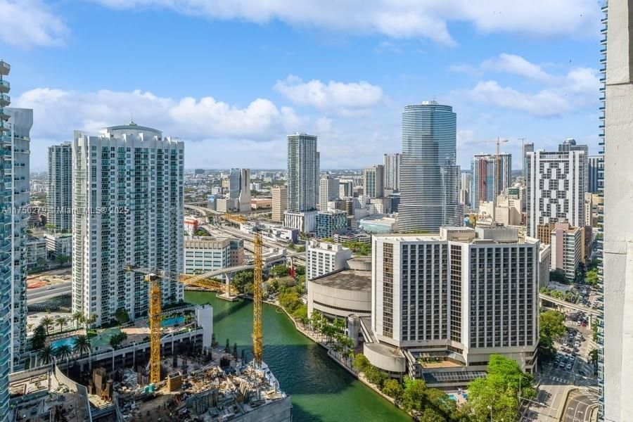 For Rent: $6,900 (2 beds, 2 baths, 1286 Square Feet)