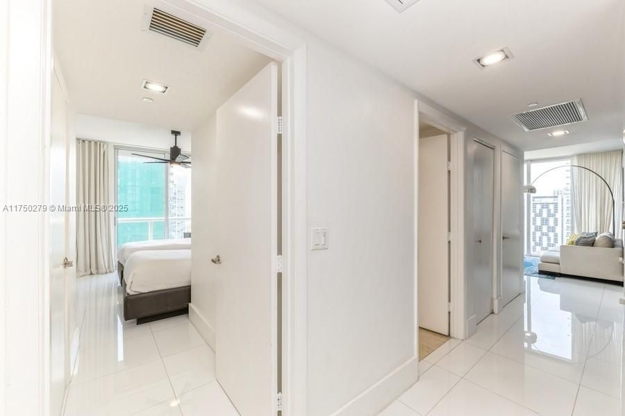 For Rent: $6,900 (2 beds, 2 baths, 1286 Square Feet)