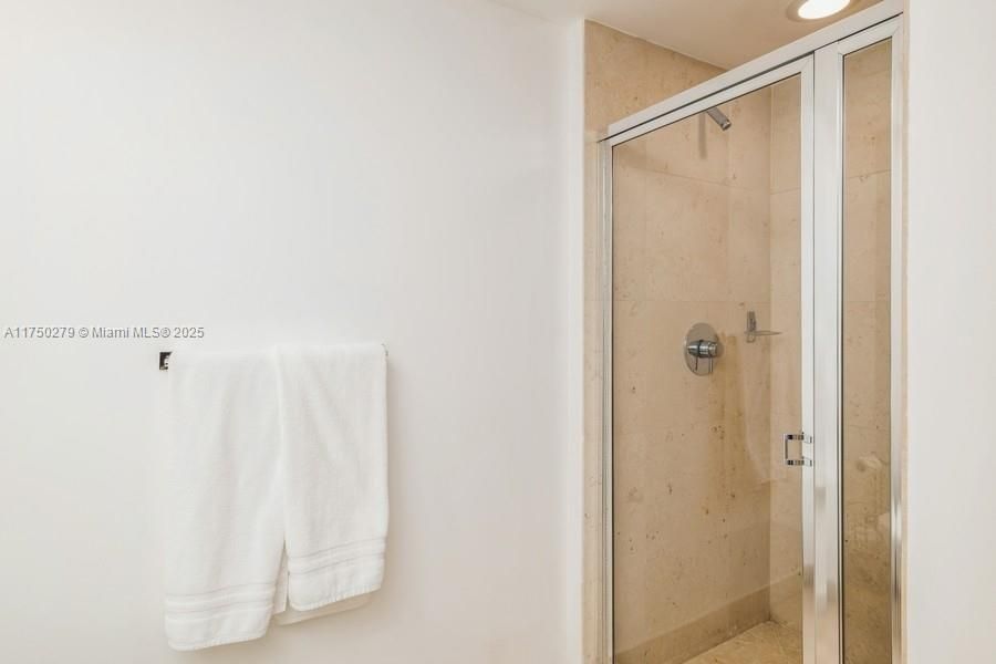 For Rent: $6,900 (2 beds, 2 baths, 1286 Square Feet)