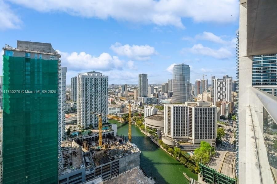 For Rent: $6,900 (2 beds, 2 baths, 1286 Square Feet)