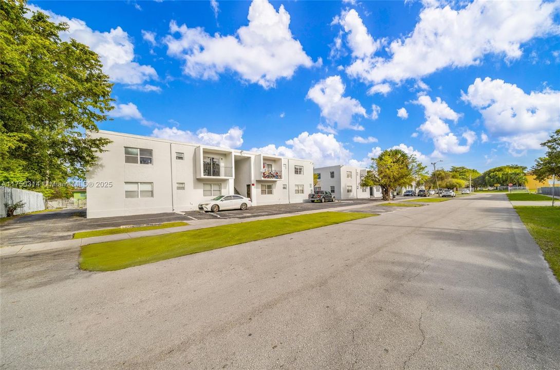 待售: $18,540,000 (0 贝兹, 0 浴室, 0 平方英尺)