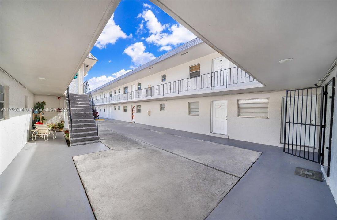 待售: $18,540,000 (0 贝兹, 0 浴室, 0 平方英尺)