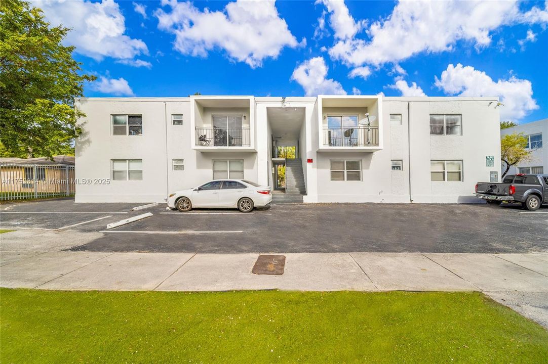 待售: $18,540,000 (0 贝兹, 0 浴室, 0 平方英尺)